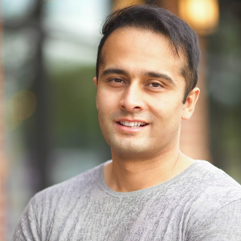 Omair Tariq headshot